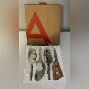 Avon 2009 Bernard The Polar Bear And Friends Cheese Spreader Set New In Open Box